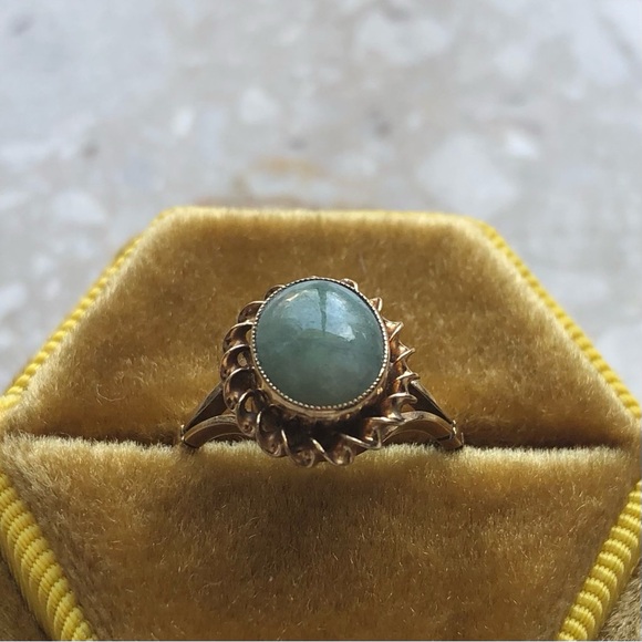 Jade Oval Yellow Gold Victorian Vintage Ring - Picture 11 of 11